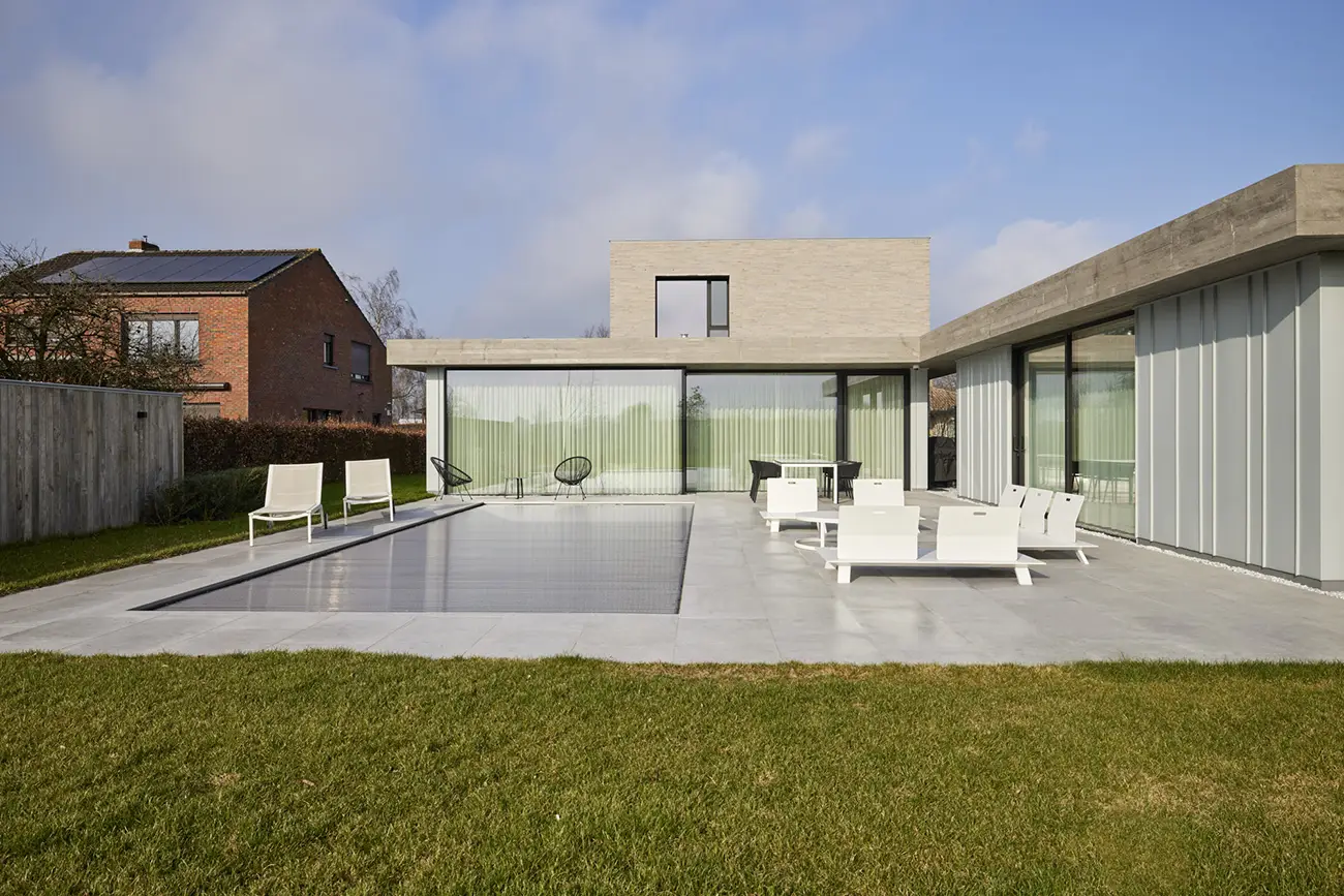 Contemporary house with terras and pool